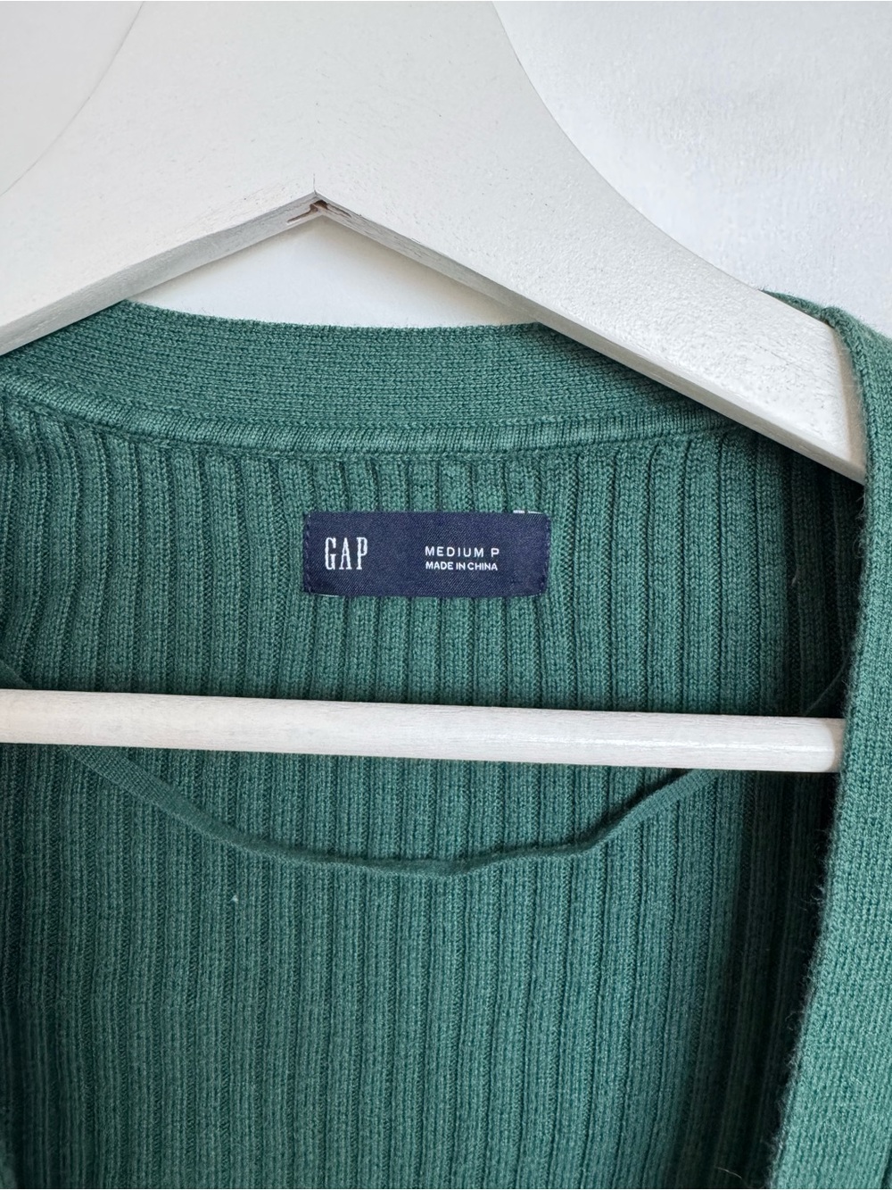 GAP Cropped Green Ribbed Button-Front Cardigan - Picture 3 of 4